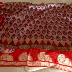 Darn goodyarn wrap reverse silk skirt .Never worn.